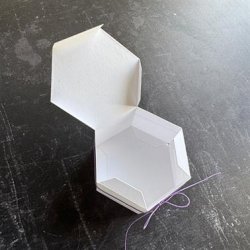 Simple and Basic Die "Hexagon Box" 