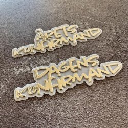 Simple and Basic Die "Dagens konfirmand/�rets konfirmand"