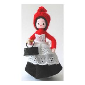 Anne Beate Design: Kammerpige med strygejern 2010